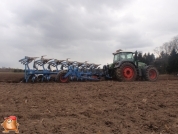 Fendt 820 met Lemken Varitansanit 7-schaar met vorrenpakker