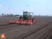 Fendt 509 met Accord bieten zaaimachine 