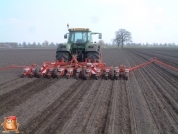 Fendt 509 met Accord bieten zaaimachine 