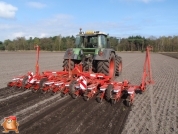 Fendt 818 met Accord bieten zaaimachine 