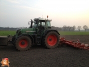 Fendt 818 met Accord bieten zaaimachine 