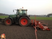 Fendt 818 met Accord bieten zaaimachine 