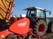 Fendt 716 met Grimme pootmachine