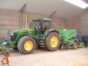 Johndeere 7920 met Hassia snarenbed pootmachine