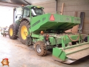 Johndeere 7920 met Hassia snarenbed pootmachine