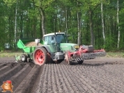 Fendt 820 met Hassia pootmachine