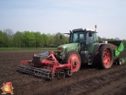 Fendt 820 met Hassia pootmachine