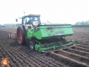 Fendt 820 met Hassia pootmachine